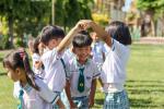 “การเล่นเปรียบเสมือนเมล็ดพันธุ์ที่เป็นพื้นฐานแห่งความเจริญงอกงามแห่งการเรียนรู้” (Froebel) บิดาแห่งการศึกษาปฐมวัย โรงเรียนพนมมาศพิทยากรมีการส่งเสริมการละเล่นไทยพัฒนาทักษะเด็กนักเรียน เพื่อฝึกให้นักเรียนมีความกล้าแสดงออก การทำงานร่วมกับผู้อื่น เรียนรู้ปรับ